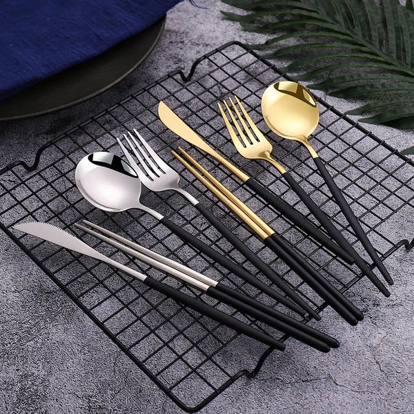 Golden Dining Elegance Set