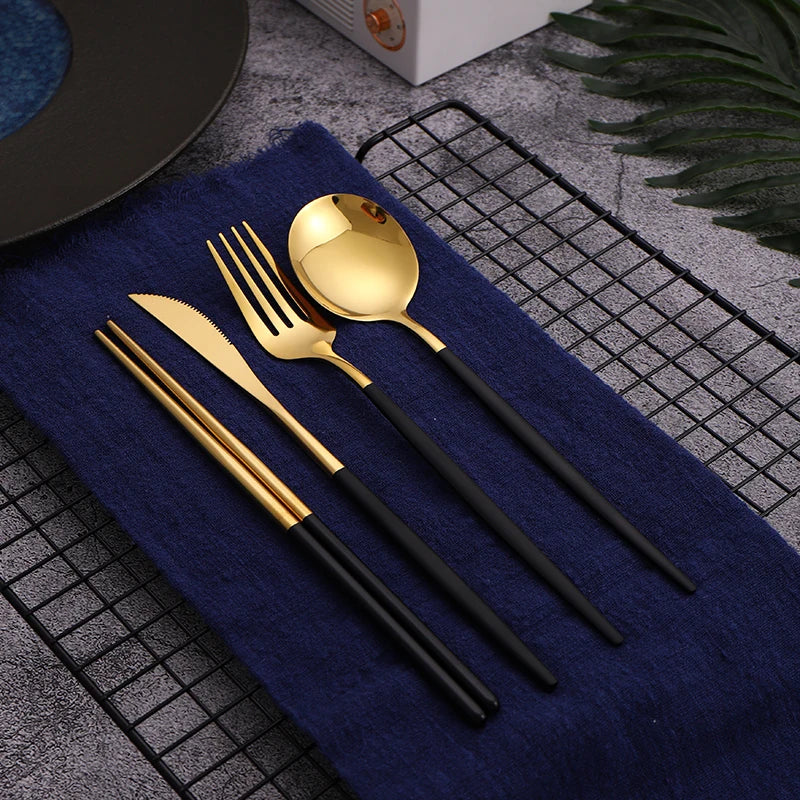 Golden Dining Elegance Set